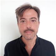 Laureato in storia alla Federico II di Napoli, propone ripetizioni e supporto all'apprendimento storico umanistico on line